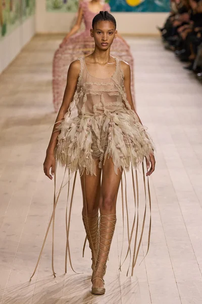 Look 46